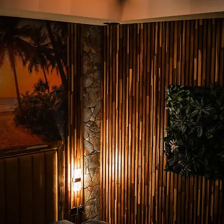 Coco Private And Jacuzzi Center Prag