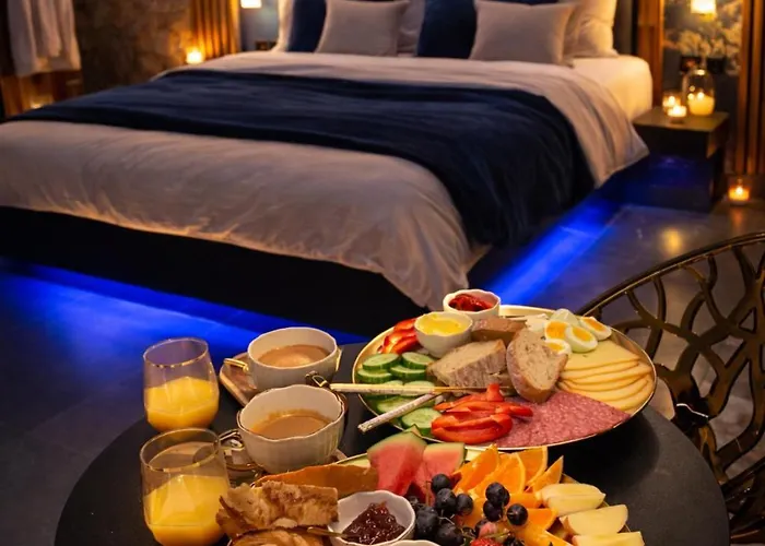 Coco Private And Jacuzzi Center 住宿加早餐酒店 4*